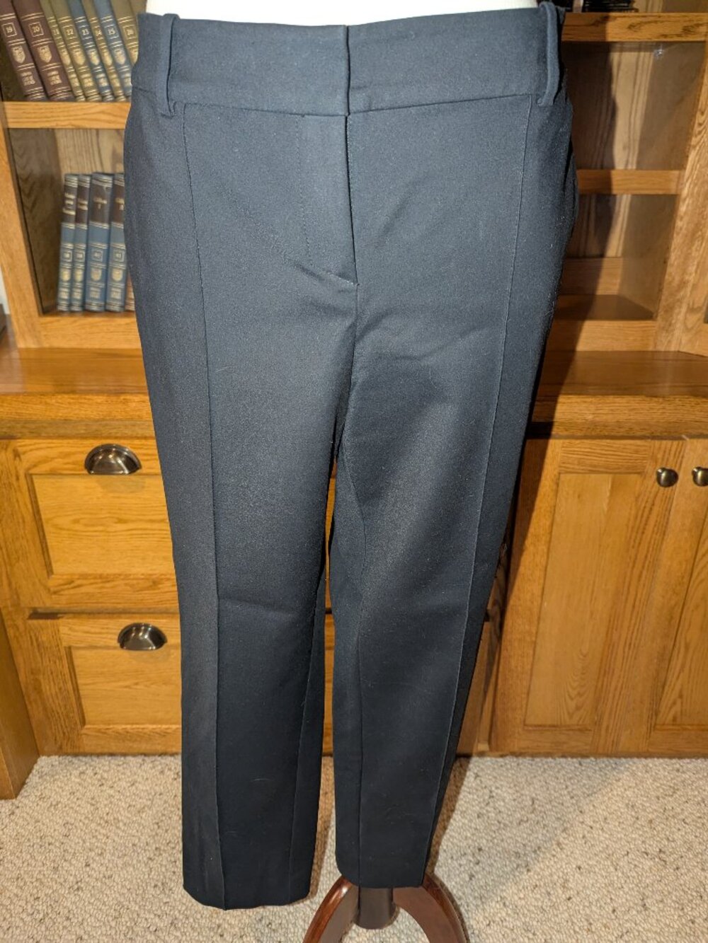 St. John Jennifer Black Slim Straight Ankle Pants Size 8
